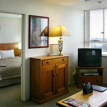 **** Ξενοδοχείο The Poplars Apartments Κράισττσερτς Νέα Ζηλανδία