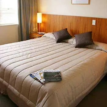 كريستتشيرش The Poplars Apartments
