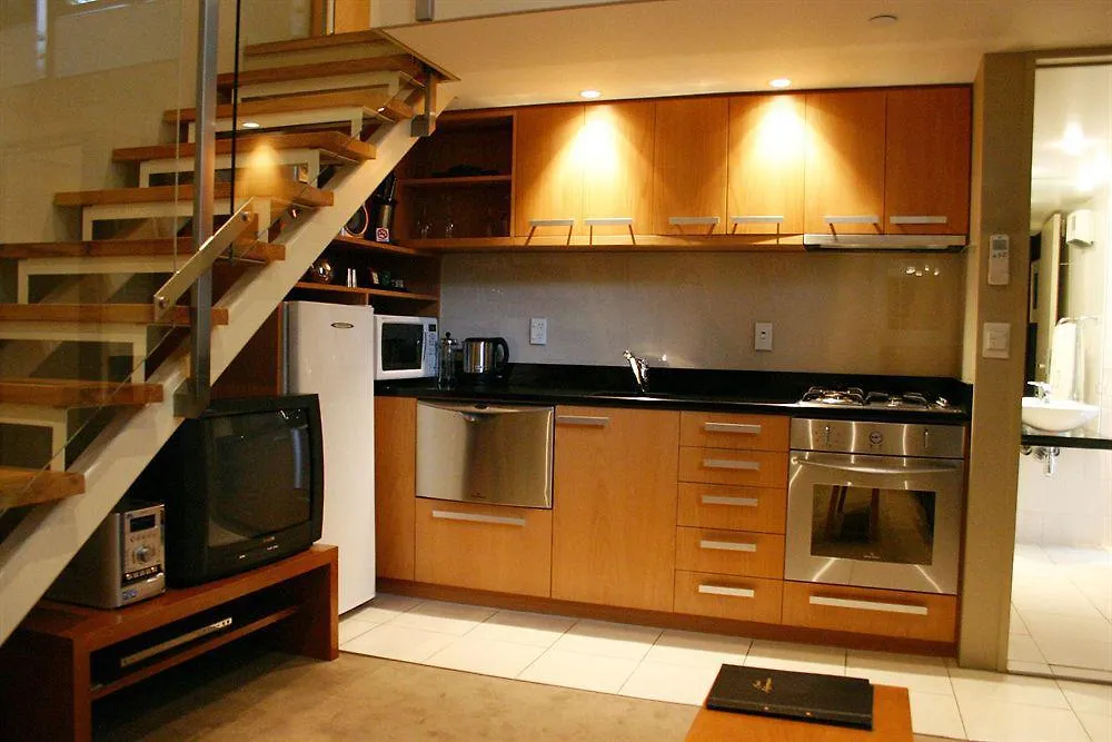 كريستتشيرش The Poplars Apartments فندق